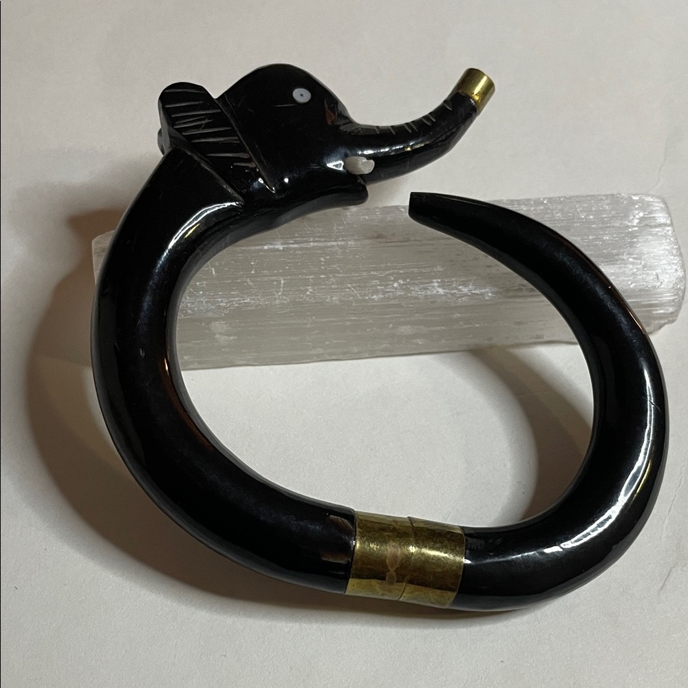 Vintage Mid-Century Brass Detail Carved Lucite Elephant Bracelet